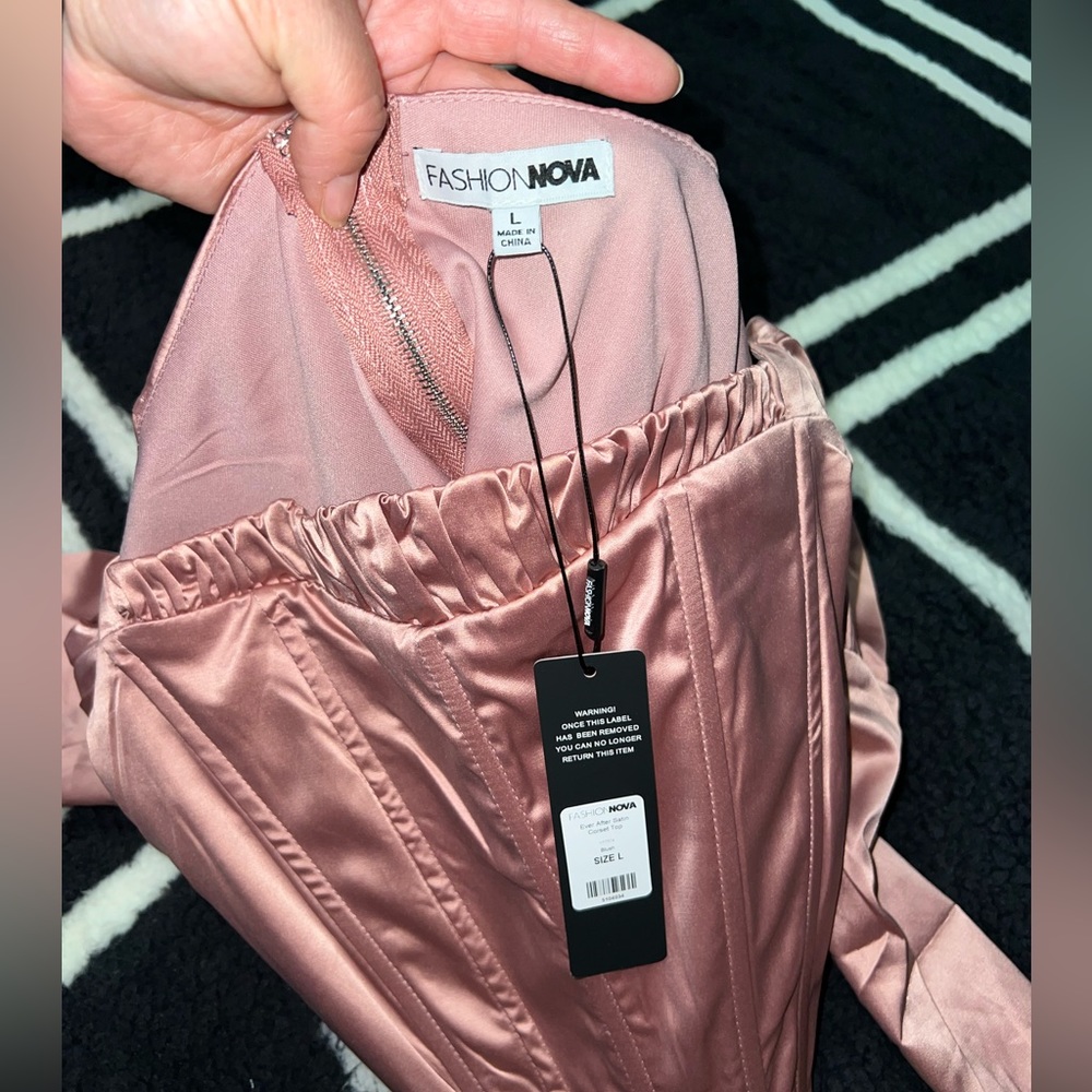 Fashion nova very rose gold  top
